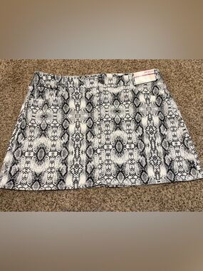 Arizona Jean Company Snakeskin Mini Skirt Women’s Size 18 NWT